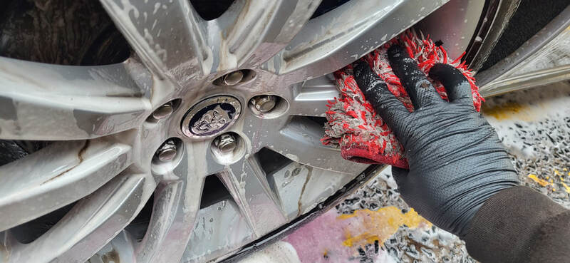 Interior Deep Clean & Exterior Detailing